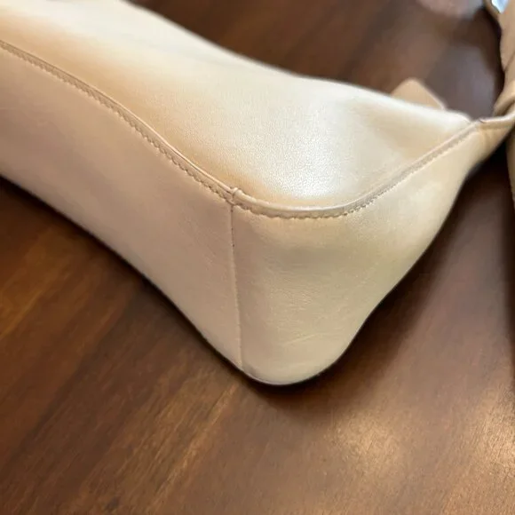 Madewell The Sculptural-Buckle Shoulder Bag Ecru Color - Picture 12 of 16